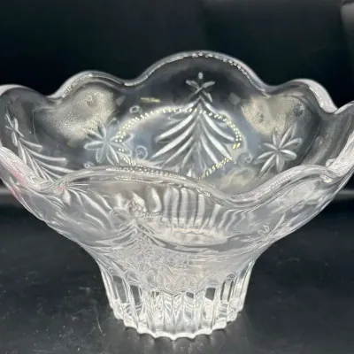 Mikasa Celebrations Christmas Night Crystal Footed Bowl, 6 in, Embossed Tree and Snowflake Design