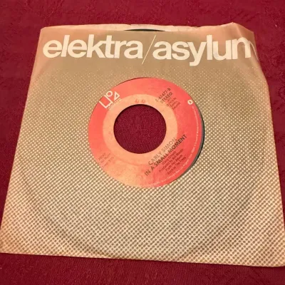 Carly Simon “You Belong to Me” / “In a Small Moment” 45 RPM Elektra E-45477 Vintage Vinyl