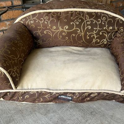 Very nice doggy bed