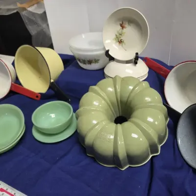 Vintage Mixed Kitchen Lot