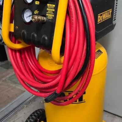 Dewalt D55168 15 Gallon Air Compressor With Hose