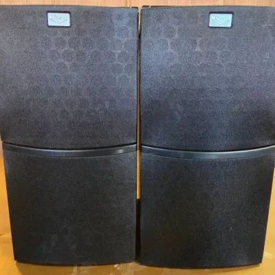 Klipsch Icon VB15 2 Way 75 Watt BookShelf Speakers 14"H x 7"W x 8"D