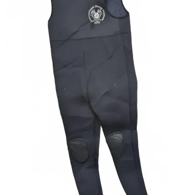 Sale Photo Thumbnail #322: Black neoprene wetsuit farmer john bottoms featuring an International Diving Institute logo on the chest and reinforced knee pads.