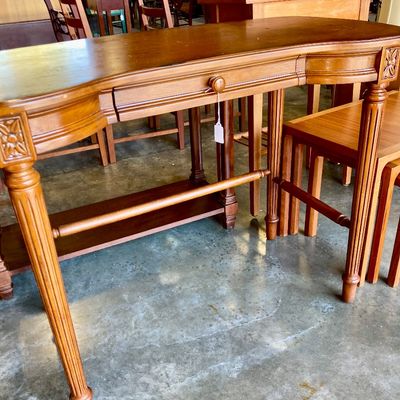 Sale Photo Thumbnail #220: Small desk