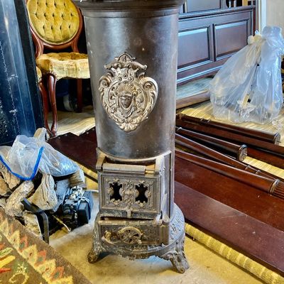 Sale Photo Thumbnail #298: Antique parlour stove
