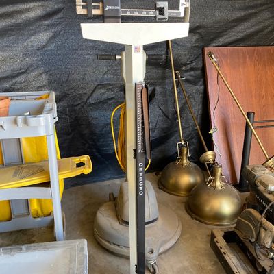 Sale Photo Thumbnail #327: Scales