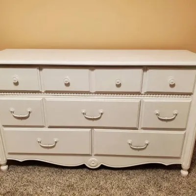 White 8-Drawer Dresser with Matching Oval Mirror
