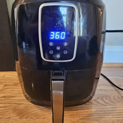 Digital Air Fryer – 1800W Black Countertop Appliance with Touchscreen Controls