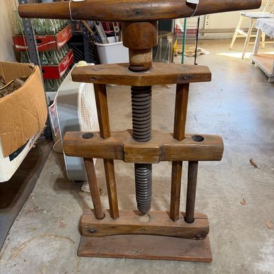 Sale Photo Thumbnail #4: Amish press