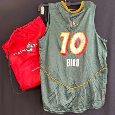 NEW Seattle Storm ‘Sue Bird’ Signed Jersey * Size Medium * Women’s Basketball WNBA 2009/2010 Season