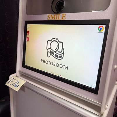 Sale Photo Thumbnail #81: E26-PHOTO BOOTH!!

The printer has a brand new roll of photo paper on it minus one (659)
It will come with an additional new roll (700)

This also will come with a brand new ink cartridge.

All items pictured will be included.

This requires a subscriptio