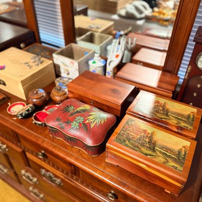 Sale Photo Thumbnail #59: Vintage wooden jewelry boxes