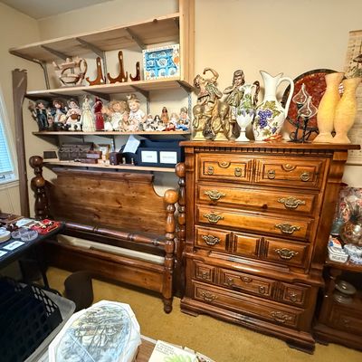 Sale Photo Thumbnail #36: Vintage cannonball bedroom suit