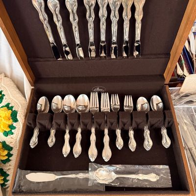 Sale Photo Thumbnail #116: Wm. Rogers and Sons  “Juliette” silver plated flatware.
