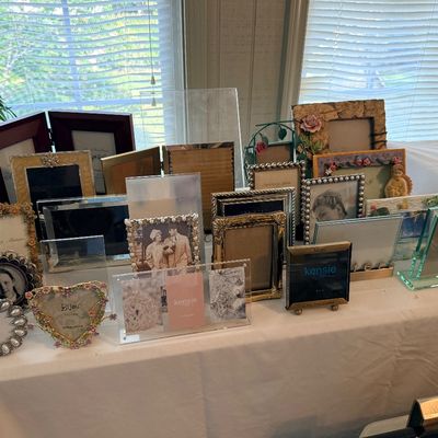 Sale Photo Thumbnail #135: Picture frames