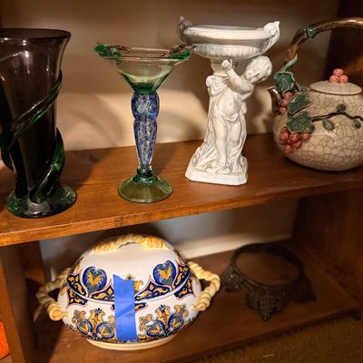 Sale Photo Thumbnail #43: Vintage pottery