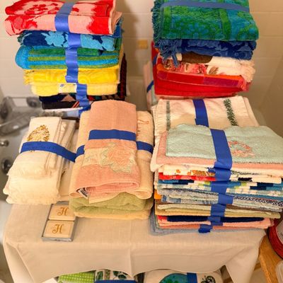 Sale Photo Thumbnail #49: Vintage bath towels, hand towels and washcloths