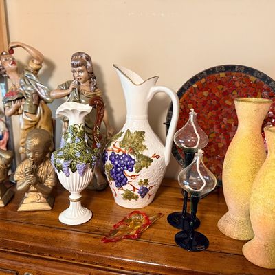 Sale Photo Thumbnail #46: Vintage ceramics
