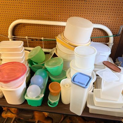 Sale Photo Thumbnail #150: Vintage Tupperware and Rubbermaid