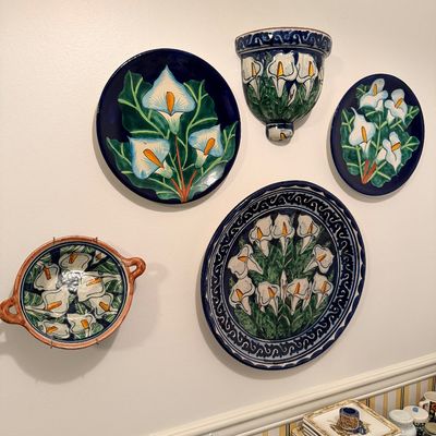 Sale Photo Thumbnail #104: Vintage Mexico Talavera  pottery
