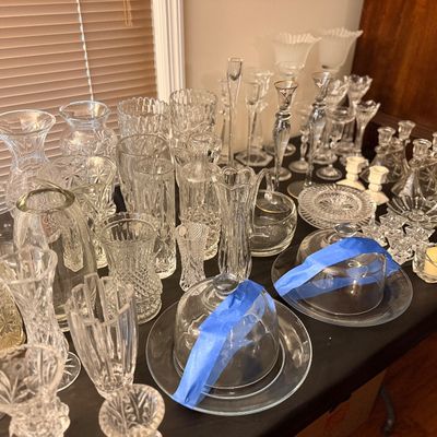 Sale Photo Thumbnail #10: Royal Doulton, German crystal vases and candlesticks 