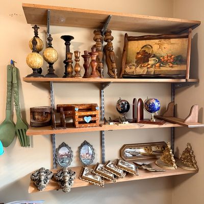 Sale Photo Thumbnail #48: Vintage wooden Home decor 