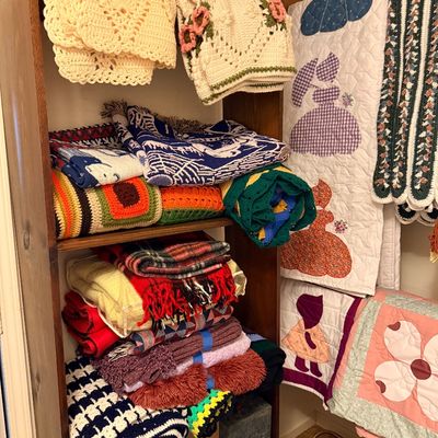 Sale Photo Thumbnail #53: Vintage crocheted blankets