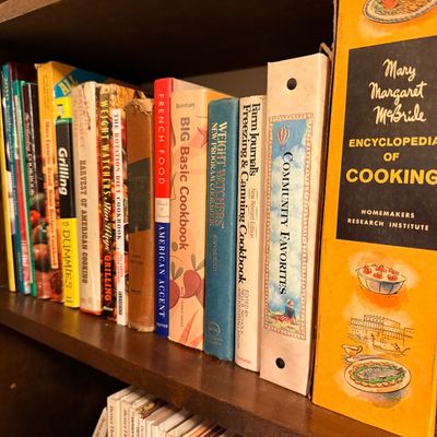 Sale Photo Thumbnail #122: Vintage cookbooks