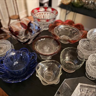 Sale Photo Thumbnail #12: Mikasa  glass serving bowls