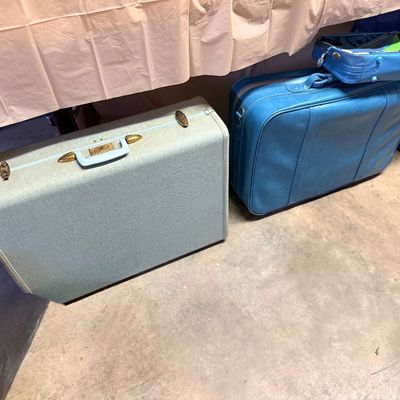 Sale Photo Thumbnail #166: Vintage luggage