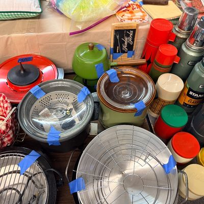 Sale Photo Thumbnail #147: Vintage crockpots and  fondue pot