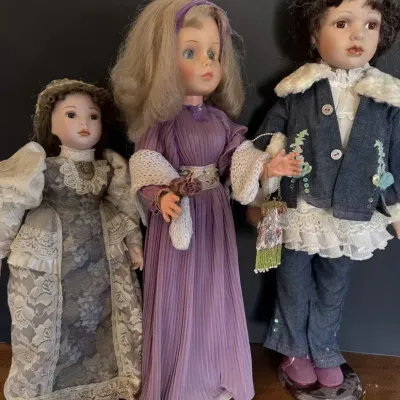 Costumed Porcelain Doll Lot Seymour Mann Connoisseur Regal Toy Canada Keepsakes