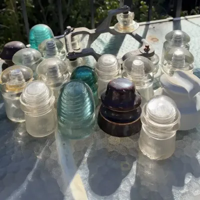 Classic Hemingray Dominion Canadian Pacific Glass Insulators Lot Porcelain Clamp
