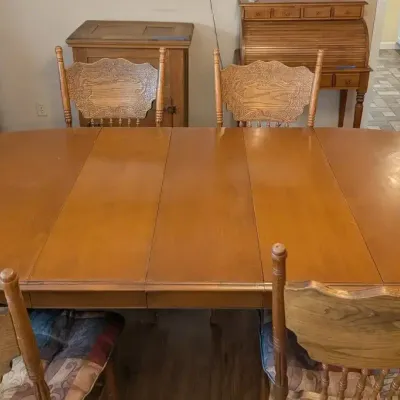 Classic Cal-Shops Pilgrim Oval Dining Table 1200 with Leaves and Oak Chairs