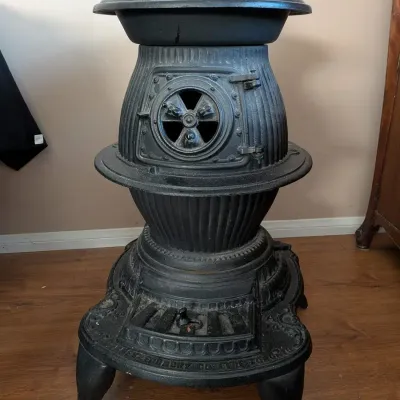 Sturdy Cast Iron New Globe Heater Pot Belly Stove with Lift-Off Top Lid