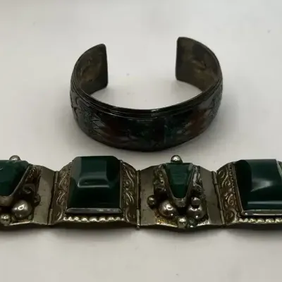 Colorful Mexico Silver Link Bracelet Green Carved Face Panels & Chip Inlay Cuff