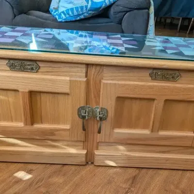 Sturdy Ducks Unlimited Canada Oak Ice Chest Style Coffee Table with Glass Top