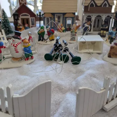 Charming Christmas Village Lot Lemax Dickensvale Figurines, Wood Houses, Trees