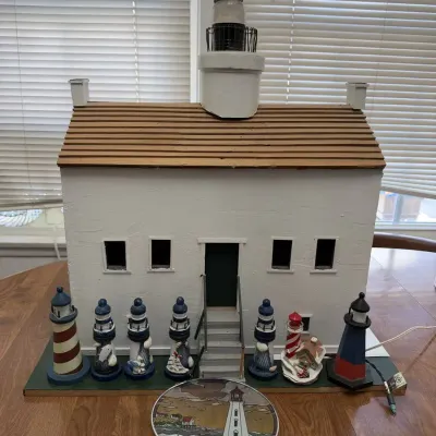 Handmade Old Point Loma Lighthouse Lamp with Wood Lighthouse Figurine Lot