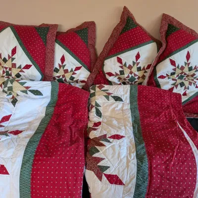 Festive Patchwork Star Quilt and Pillow Sham Bedding Set in Red Green and Cream