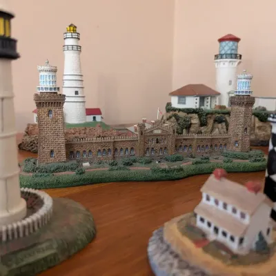 Collectible Lighthouse Lot Danbury Mint Twin Lights Harbour Lights Spoontiques