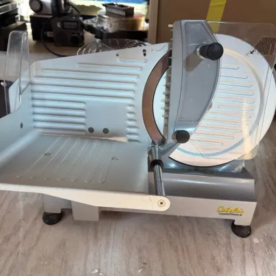 Sale Photo Thumbnail #72: Lot073 Cabela's Chef'sChoice Electric Meat & Food Slicer – Heavy-Duty Stainless Blade