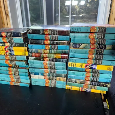 Sale Photo Thumbnail #40: Lot041 Large Hardy Boys Book Collection – Approx. 46 Volumes incl. #1 The Tower Treasure – Grosset & Dunlap