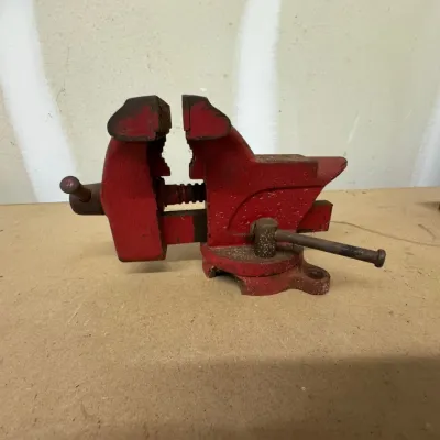 Sale Photo Thumbnail #88: Lot089 Red Cast Iron Swivel Bench Vise with Anvil
