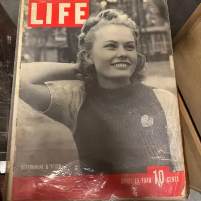 Sale Photo Thumbnail #38: Lot039 LIFE Magazine April 15, 1940 – "Government & Youth" Cover