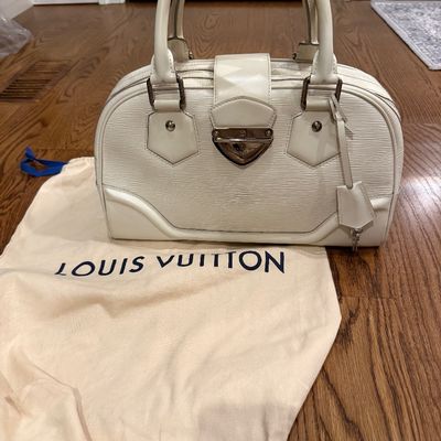 Sale Photo Thumbnail #12: Louis Vuitton Epi Leather Suhali-style satchel handbag in cream white, featuring silver-tone hardware, clochette with keys, and its original dust bag.