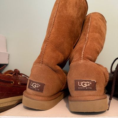 Sale Photo Thumbnail #103: Pair of classic tall chestnut suede UGG Australia boots Size 7