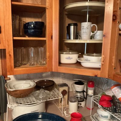 Sale Photo Thumbnail #55: Corning ware, etc.