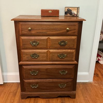 Sale Photo Thumbnail #51: Broyhill chest