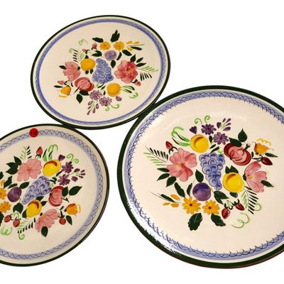 Sale Photo Thumbnail #284: 3 VTG Stangl fruit and flower pattern plates, 2 11.5", 1 14.5"